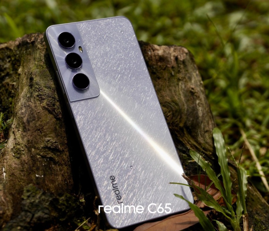 Realme C65 - الصورة 2