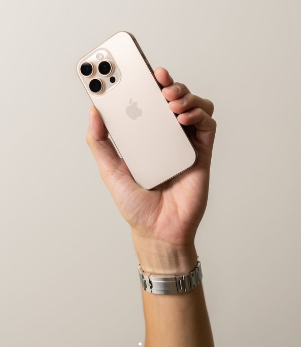 Apple iPhone 16 Pro - الصورة 2