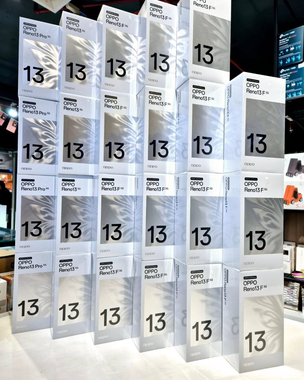 Reno13F 5G 12 + 512 - الصورة 5